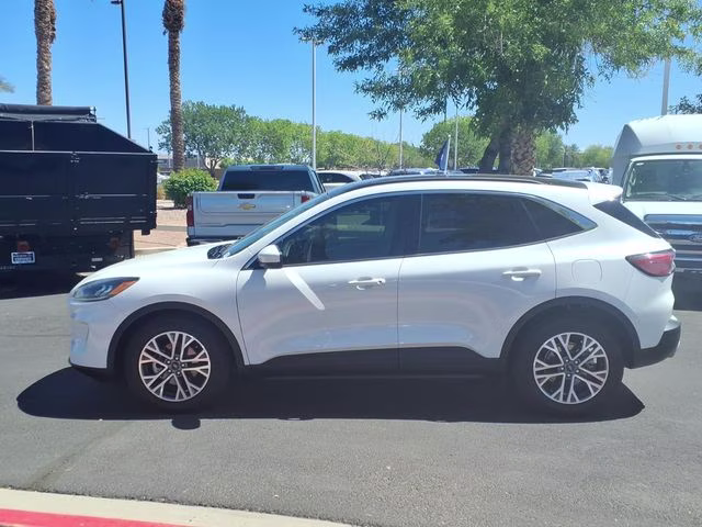 2022 White Metallic Ford Escape SEL FWD SUV