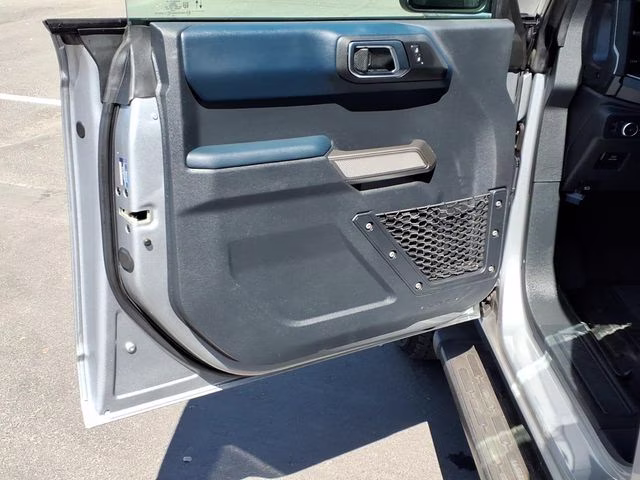 2021 Iconic Silver Metallic Ford Bronco Outer Banks 4X4 SUV