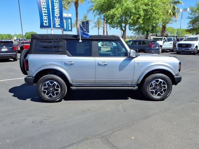 2021 Iconic Silver Metallic Ford Bronco Outer Banks 4X4 SUV