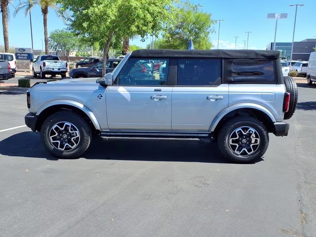 2021 Iconic Silver Metallic Ford Bronco Outer Banks 4X4 SUV