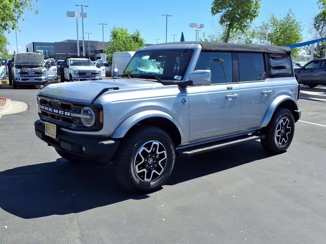 2021 Iconic Silver Metallic Ford Bronco Outer Banks 4X4 SUV