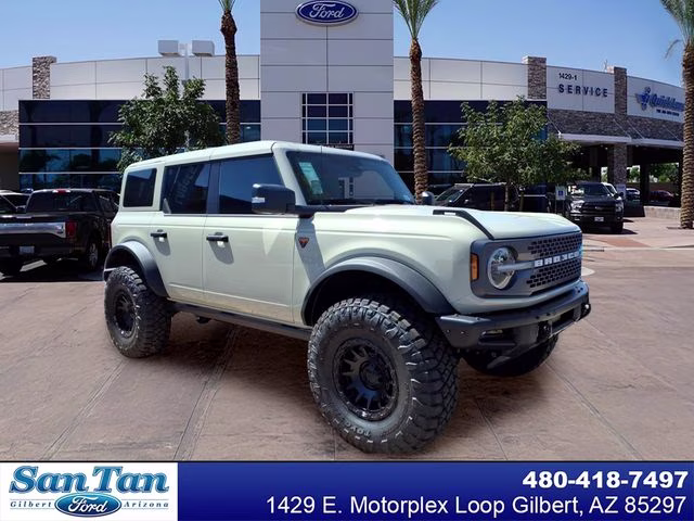 2025 Desert Sand Ford Bronco Badlands 4X4 SUV