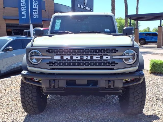 2025 Desert Sand Ford Bronco Badlands 4X4 SUV