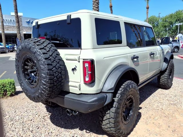 2025 Desert Sand Ford Bronco Badlands 4X4 SUV