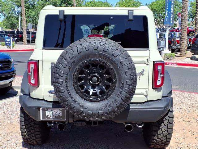 2025 Desert Sand Ford Bronco Badlands 4X4 SUV