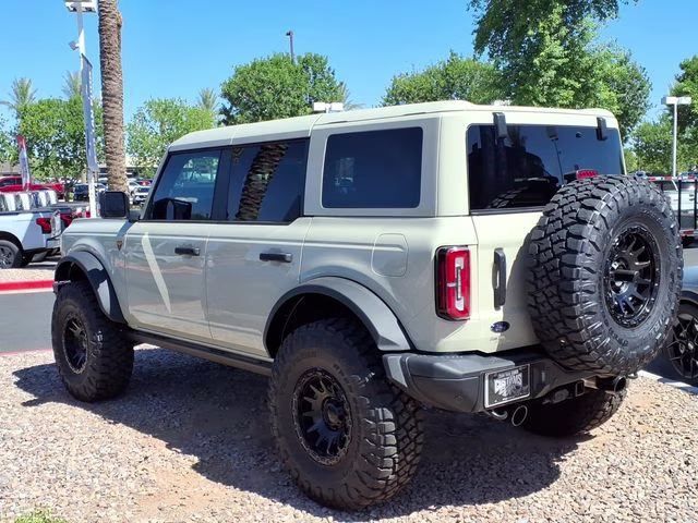 2025 Desert Sand Ford Bronco Badlands 4X4 SUV