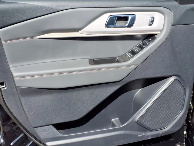 2026 Agate Black Metallic Ford Explorer Active RWD SUV