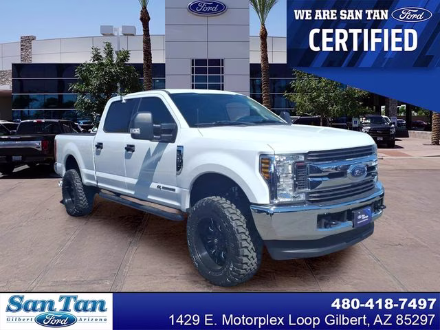 2018 Oxford White Ford Super Duty F-250 SRW XLT 4X4 Truck