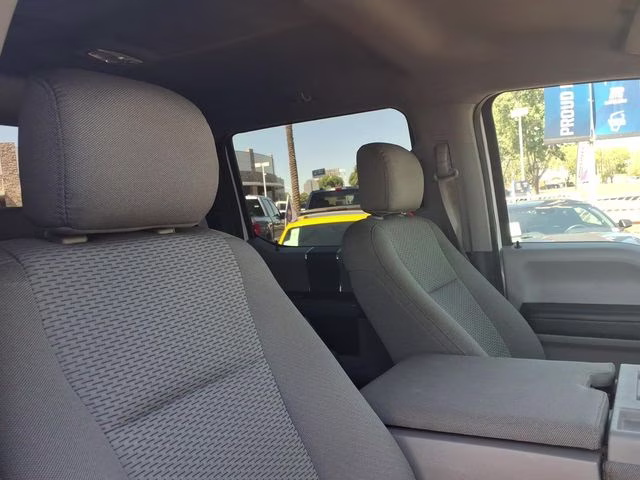 2018 Oxford White Ford Super Duty F-250 SRW XLT 4X4 Truck