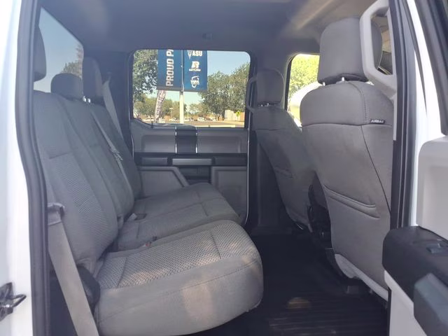 2018 Oxford White Ford Super Duty F-250 SRW XLT 4X4 Truck