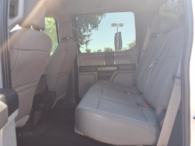 2018 Oxford White Ford Super Duty F-250 SRW XLT 4X4 Truck