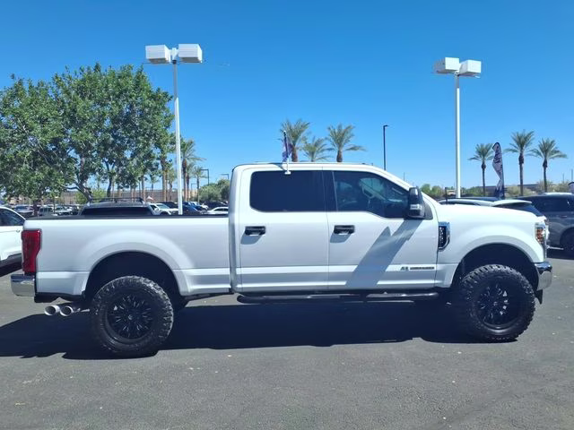 2018 Oxford White Ford Super Duty F-250 SRW XLT 4X4 Truck