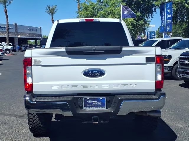 2018 Oxford White Ford Super Duty F-250 SRW XLT 4X4 Truck