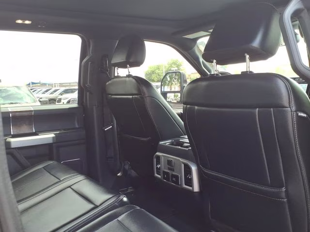 2022 Agate Black Metallic Ford Super Duty F-250 SRW Lariat 4X4 Truck