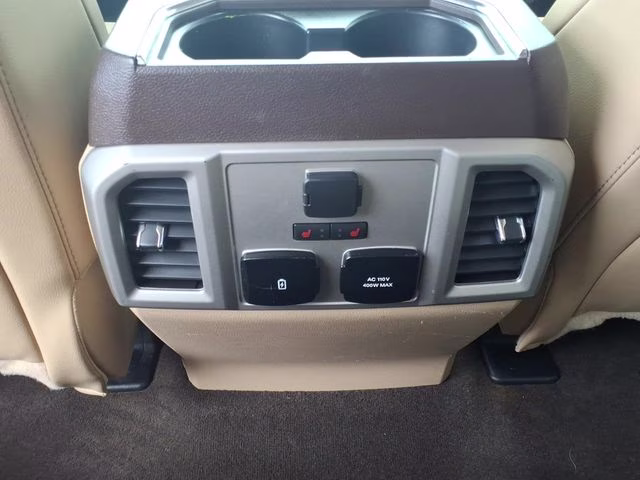 2020 Oxford White Ford F-150 Lariat 4X4 Truck