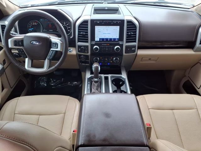 2020 Oxford White Ford F-150 Lariat 4X4 Truck