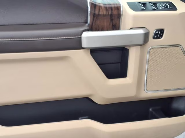 2020 Oxford White Ford F-150 Lariat 4X4 Truck