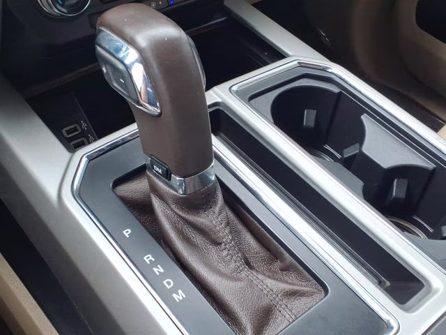 2020 Oxford White Ford F-150 Lariat 4X4 Truck
