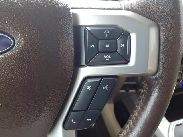 2020 Oxford White Ford F-150 Lariat 4X4 Truck