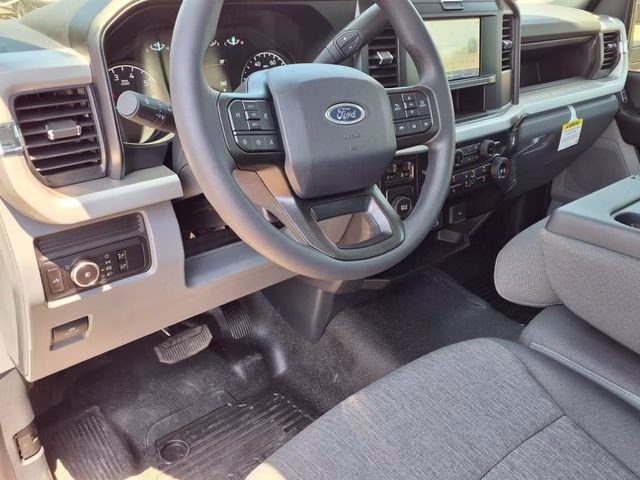 2025 Oxford White Ford Super Duty F-350 SRW XL RWD Truck
