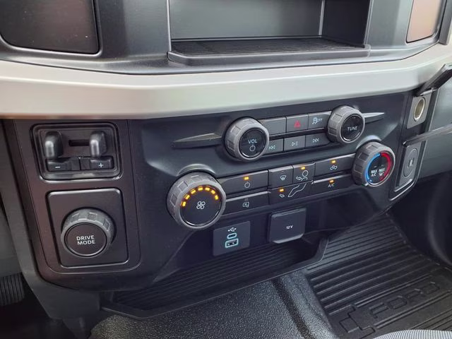 2025 Oxford White Ford Super Duty F-350 SRW XL RWD Truck