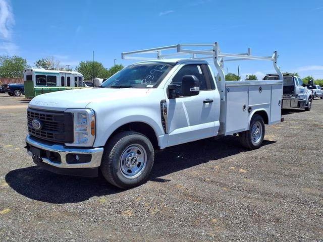 2025 Oxford White Ford Super Duty F-350 SRW XL RWD Truck