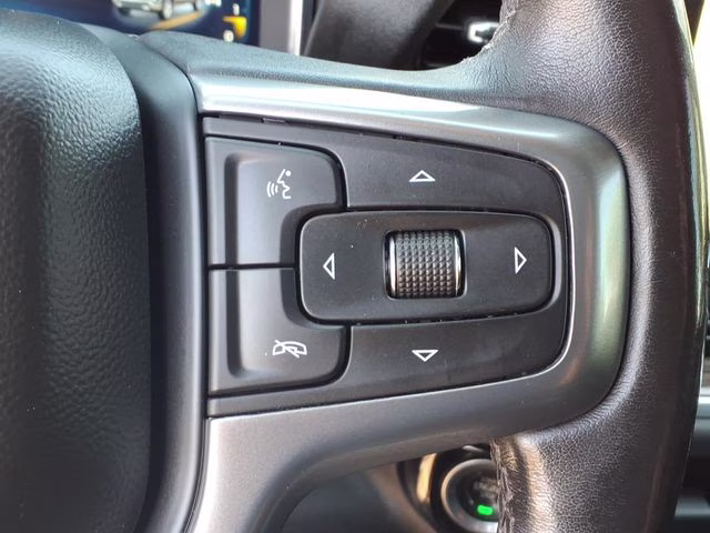 2022 Silver Ice Metallic Chevrolet Silverado 1500 LT 4X4 Truck