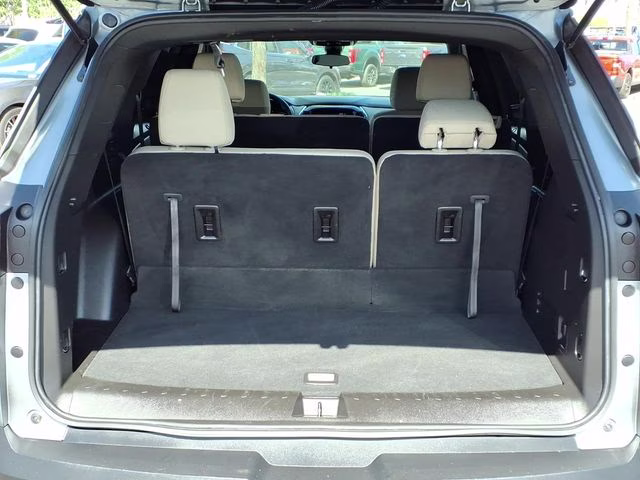 2023 Sterling Gray Metallic Chevrolet Traverse LS FWD SUV