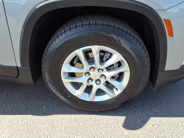 2023 Sterling Gray Metallic Chevrolet Traverse LS FWD SUV