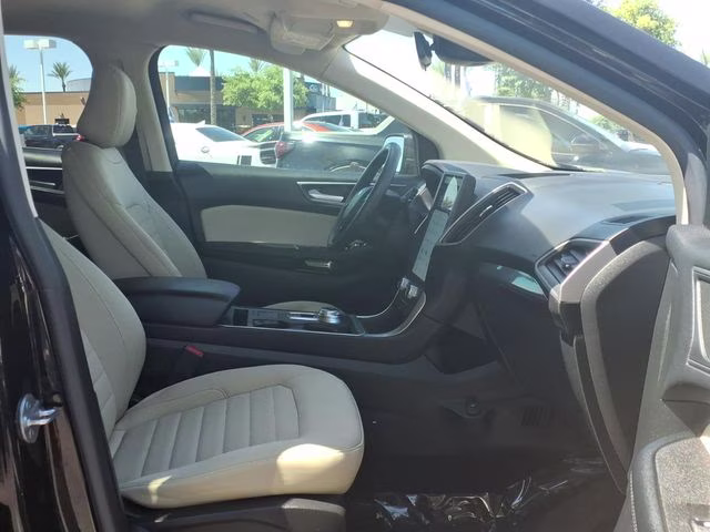 2023 Agate Black Metallic Ford Edge SE AWD SUV