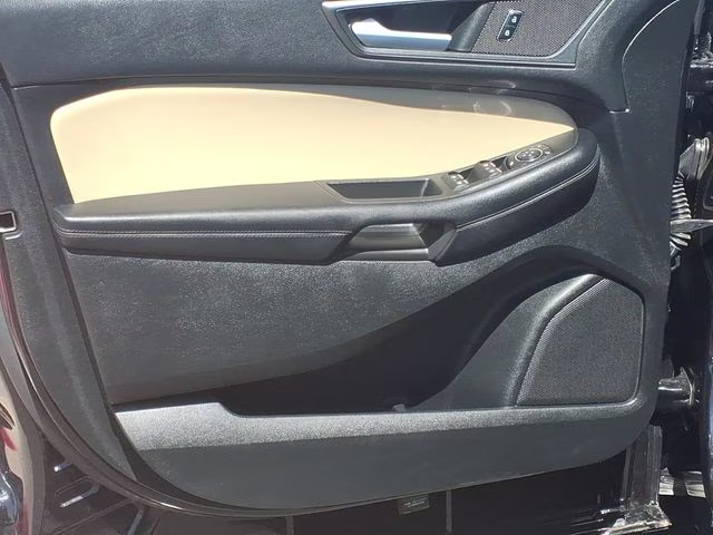 2023 Agate Black Metallic Ford Edge SE AWD SUV
