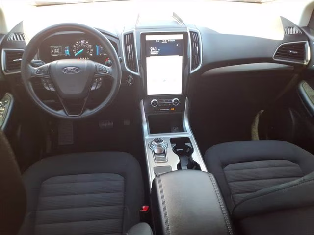 2024 Gray Metallic Ford Edge SEL AWD SUV