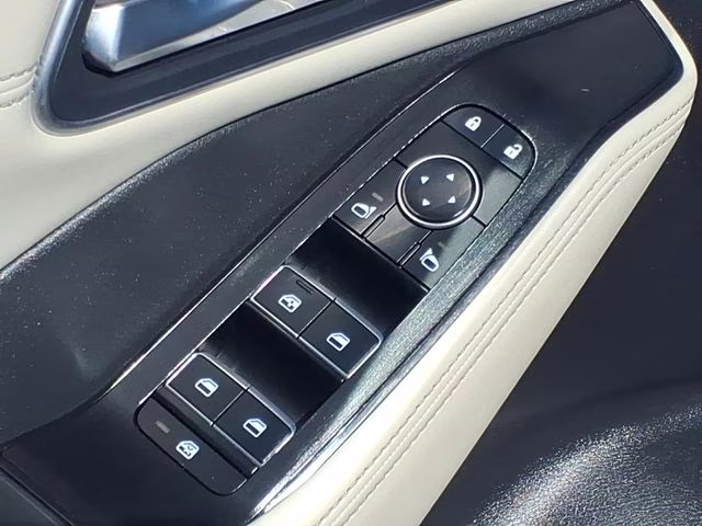 2021 Pearl White Tricoat Nissan Rogue SL FWD SUV