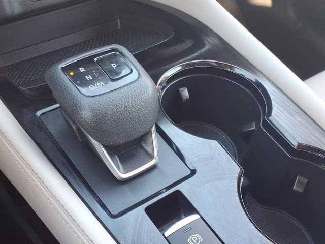 2021 Pearl White Tricoat Nissan Rogue SL FWD SUV