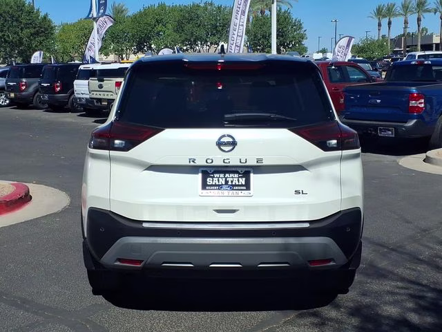 2021 Pearl White Tricoat Nissan Rogue SL FWD SUV