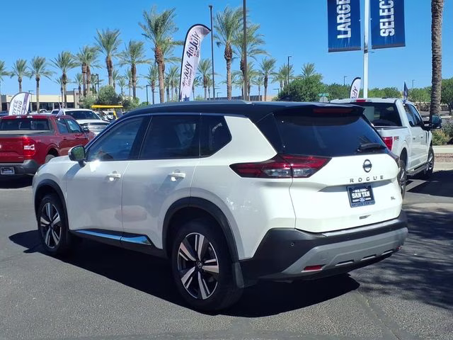 2021 Pearl White Tricoat Nissan Rogue SL FWD SUV