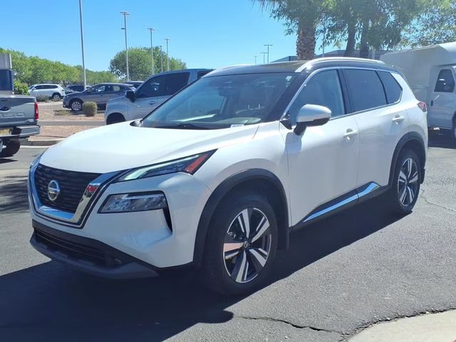 2021 Pearl White Tricoat Nissan Rogue SL FWD SUV