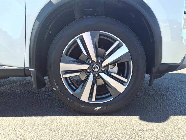 2021 Pearl White Tricoat Nissan Rogue SL FWD SUV