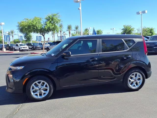 2022 Cherry Black Kia Soul LX FWD Hatchback