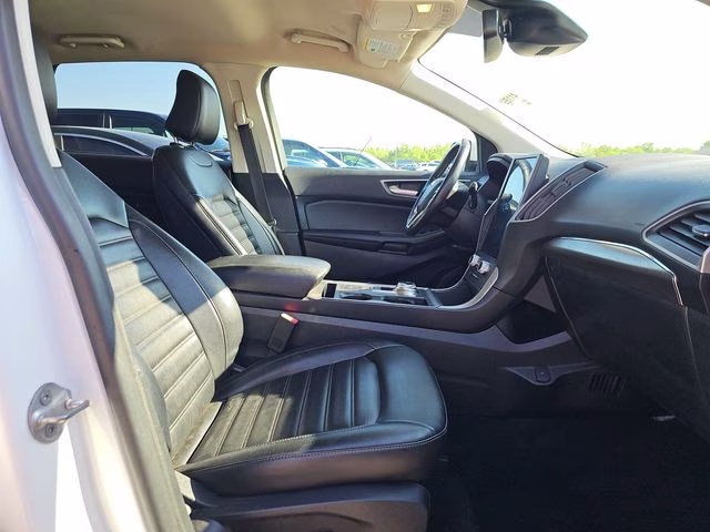 2022 Oxford White Ford Edge SEL AWD SUV