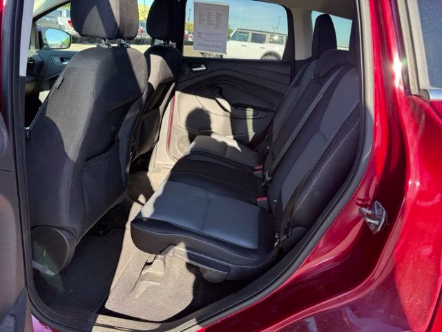 2017 Ruby Red Metallic Tinted Clearcoat Ford Escape SE 4X4 SUV