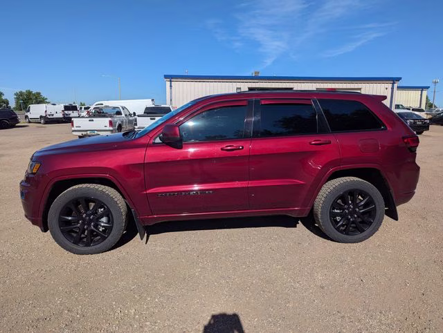 2021 Velvet Red Pearlcoat Jeep Grand Cherokee Laredo X 4X4 SUV