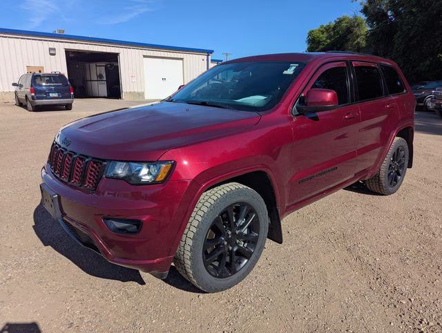 2021 Velvet Red Pearlcoat Jeep Grand Cherokee Laredo X 4X4 SUV
