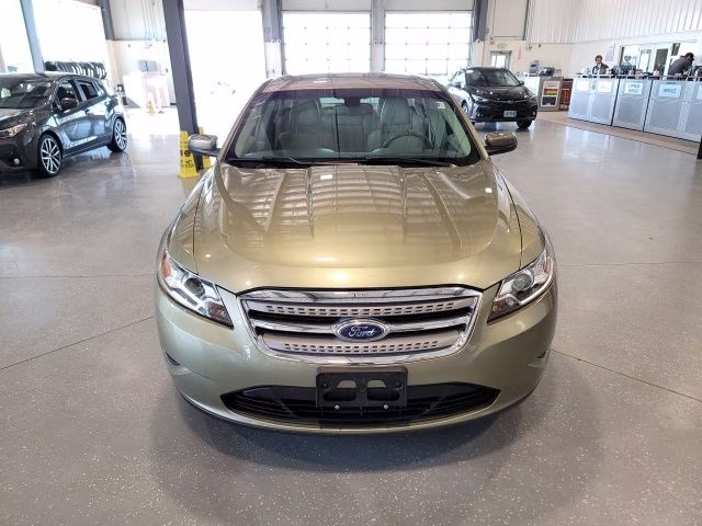 2012 Green Ford Taurus SEL AWD Sedan