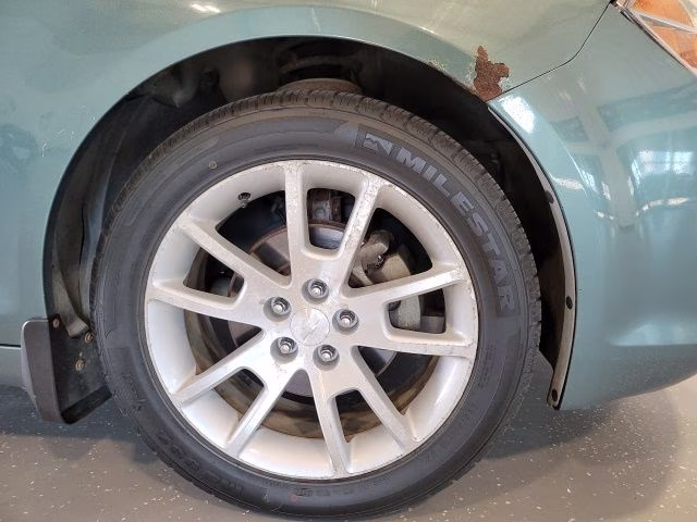 2009 Green Chevrolet Malibu LTZ FWD Sedan