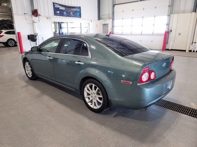2009 Green Chevrolet Malibu LTZ FWD Sedan