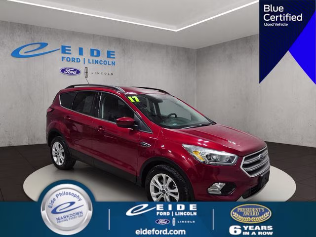 2017 Ruby Red Metallic Tinted Clearcoat Ford Escape SE 4X4 SUV