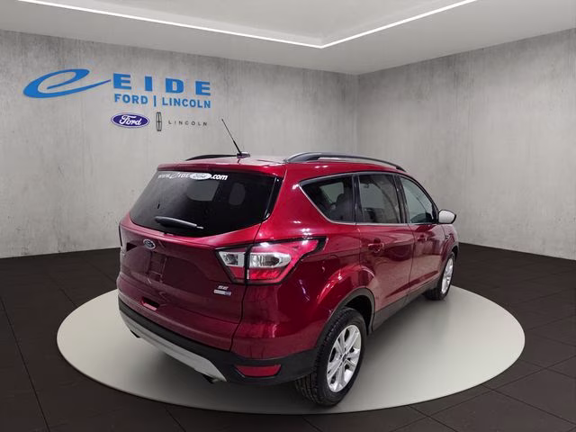 2017 Ruby Red Metallic Tinted Clearcoat Ford Escape SE 4X4 SUV