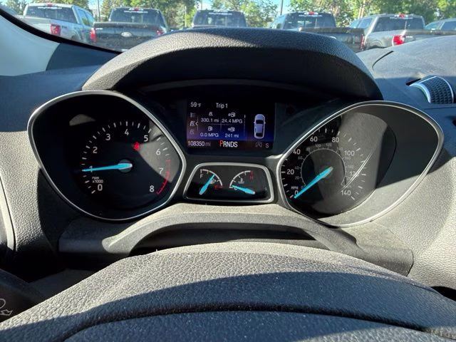2017 Ruby Red Metallic Tinted Clearcoat Ford Escape SE 4X4 SUV