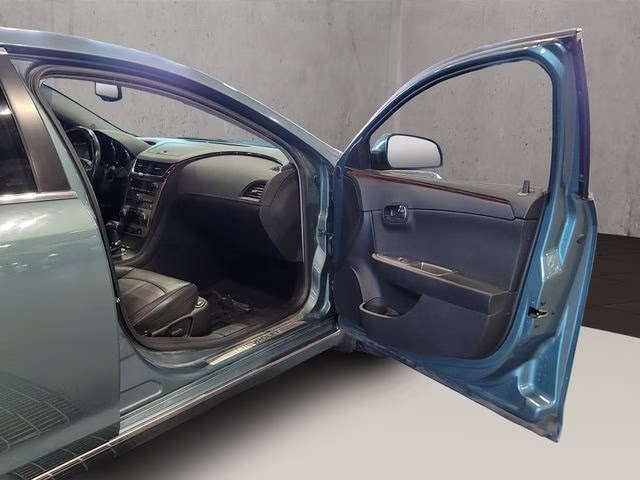 2009 Silver Moss Metallic Chevrolet Malibu LTZ FWD Sedan